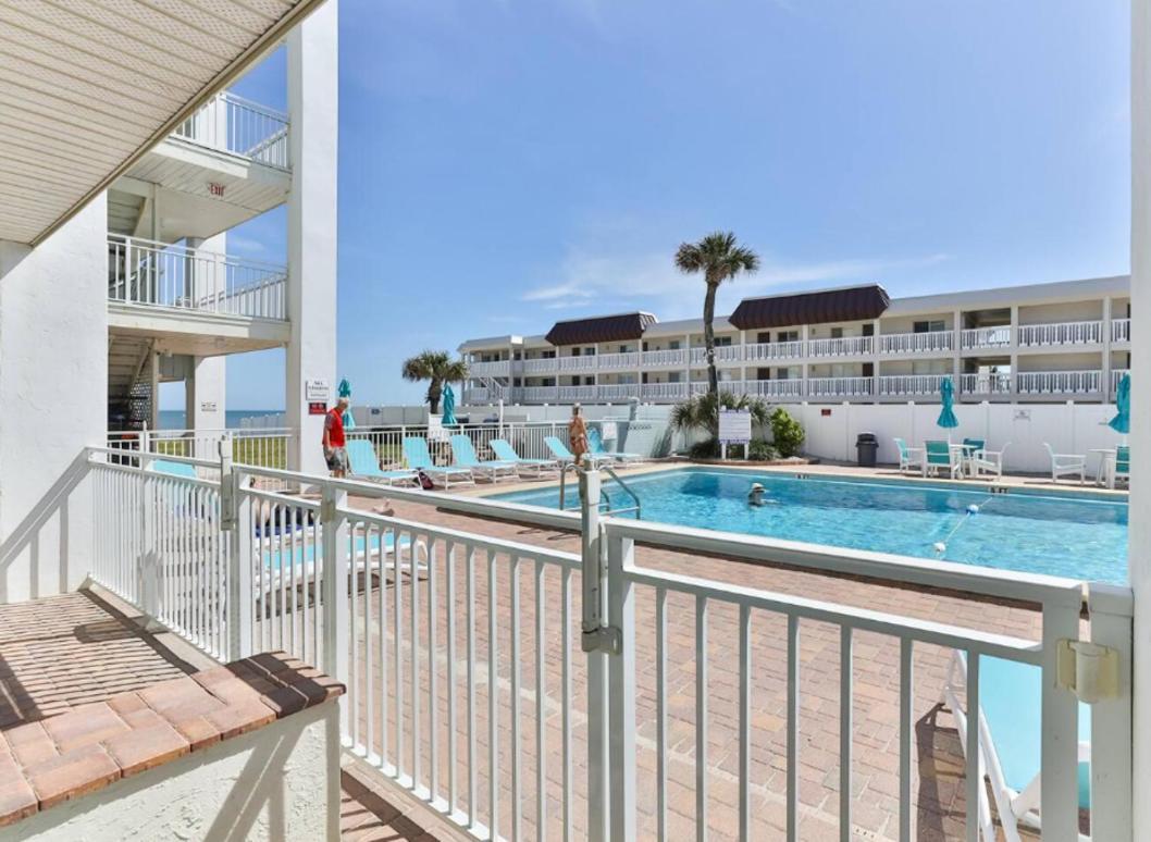 Coastal Waters Hotel New Smyrna Beach Exterior photo